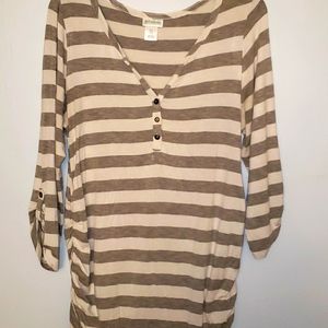 Motherhood drapery  top L